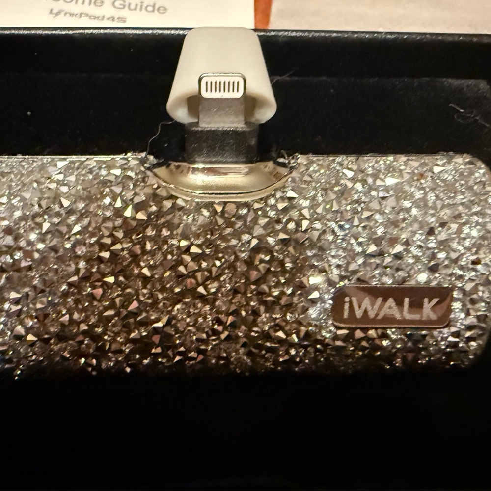 IWalk Silver Portable Charger - Picture 3 of 6